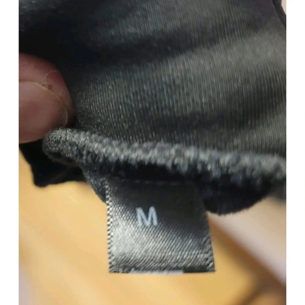 ENall Women's Size Medium Cold Weather Winter Gloves NWT Warm and Soft With Grip